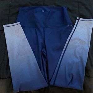 AR-33 workout leggings